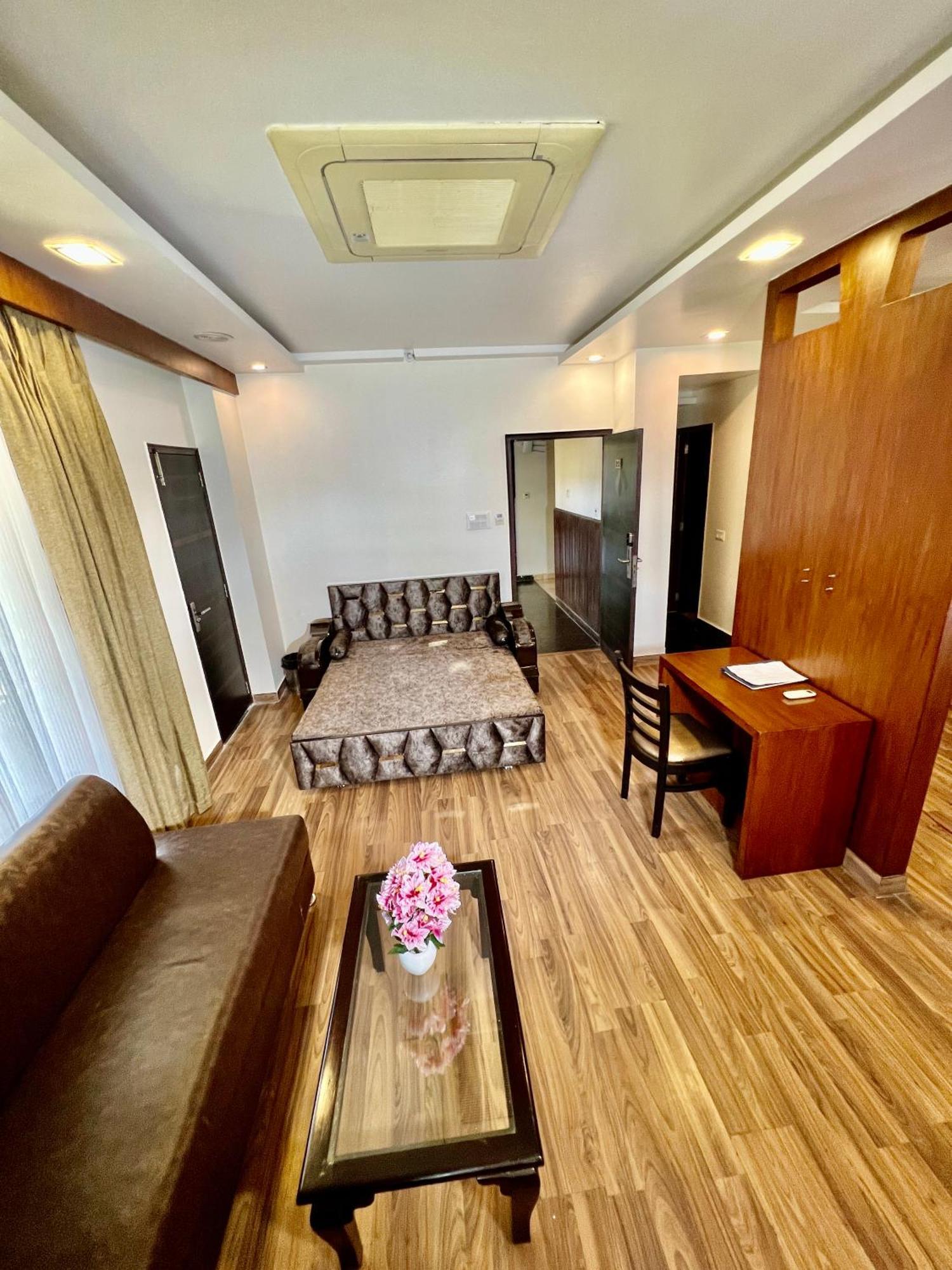 Sea Hawk - Luxury Hill Resort 4 Mins From Bhimtal Lake Exterior foto