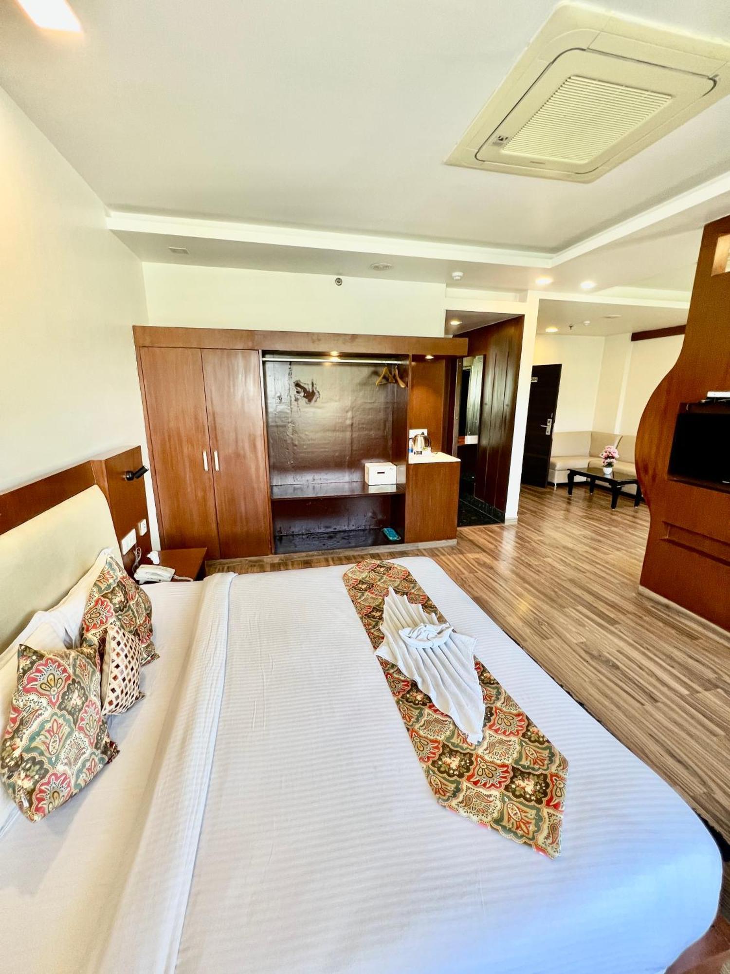 Sea Hawk - Luxury Hill Resort 4 Mins From Bhimtal Lake Exterior foto