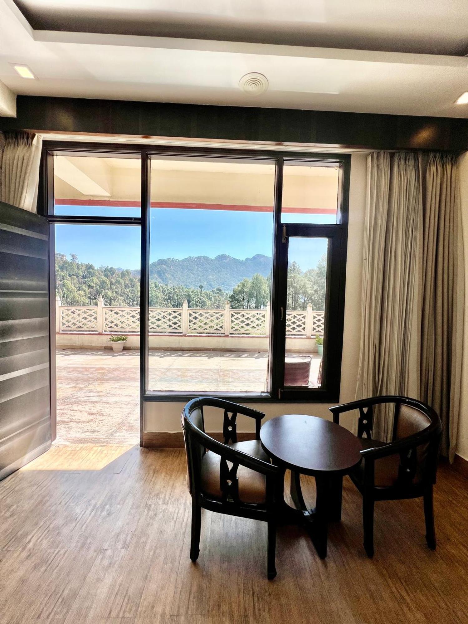 Sea Hawk - Luxury Hill Resort 4 Mins From Bhimtal Lake Exterior foto