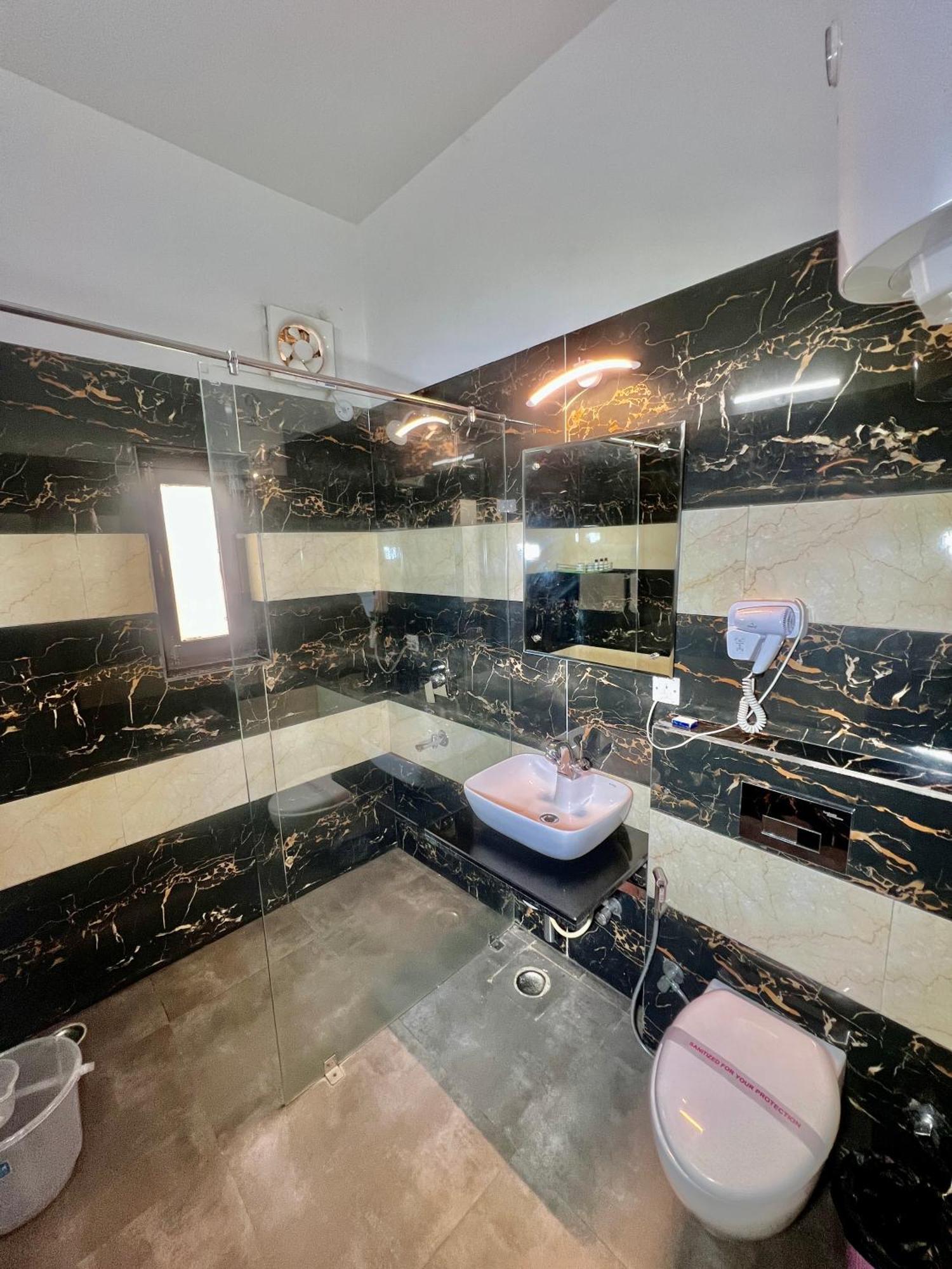 Sea Hawk - Luxury Hill Resort 4 Mins From Bhimtal Lake Exterior foto