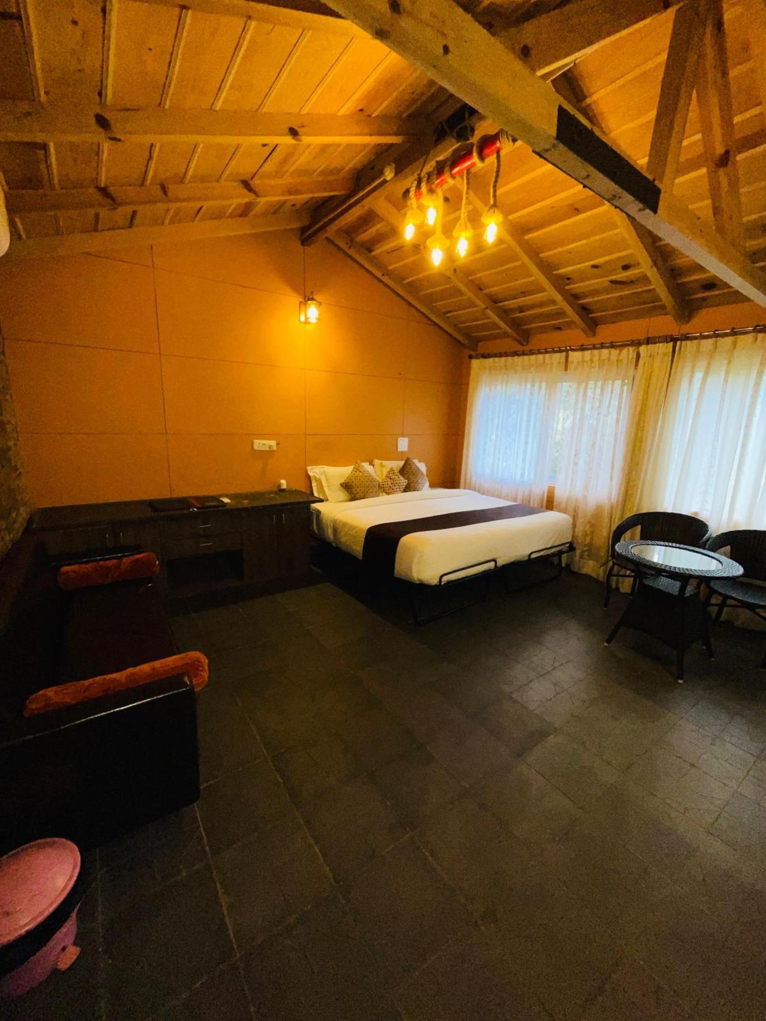 Sea Hawk - Luxury Hill Resort 4 Mins From Bhimtal Lake Habitación foto