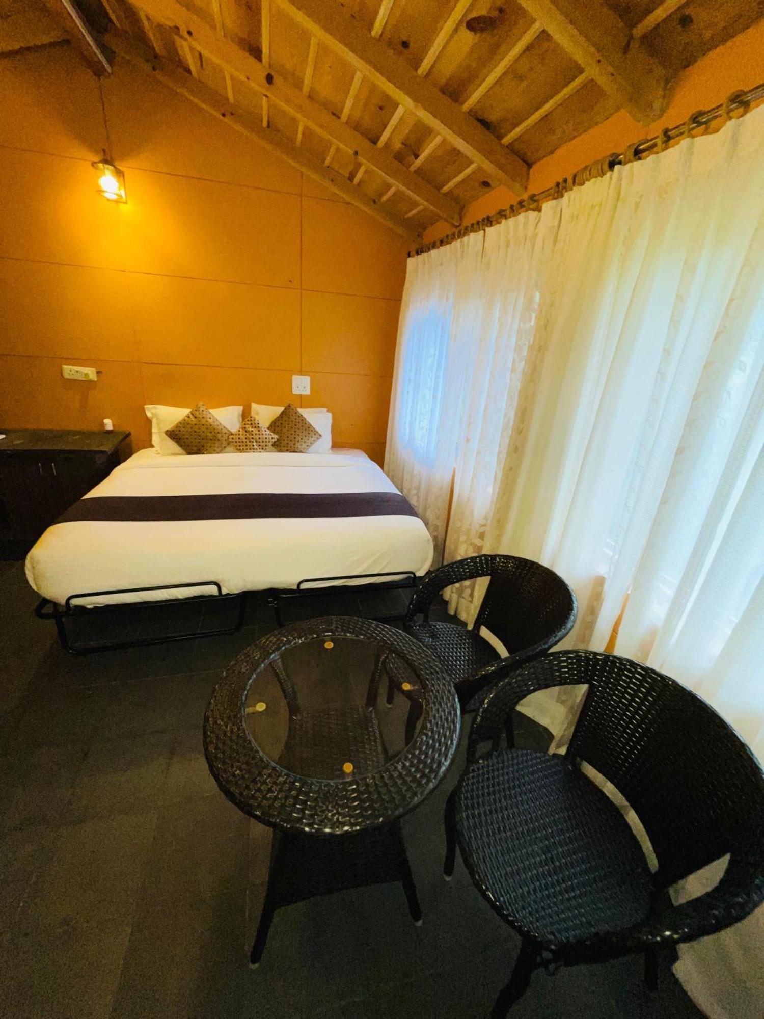 Sea Hawk - Luxury Hill Resort 4 Mins From Bhimtal Lake Habitación foto